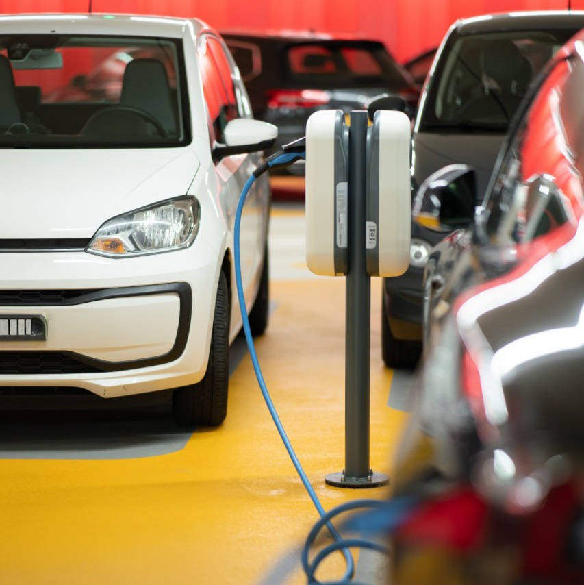 El MITECO lanza la tercera convocatoria del programa de ayudas para flotas de vehículos eléctricos dotado con 30 millones